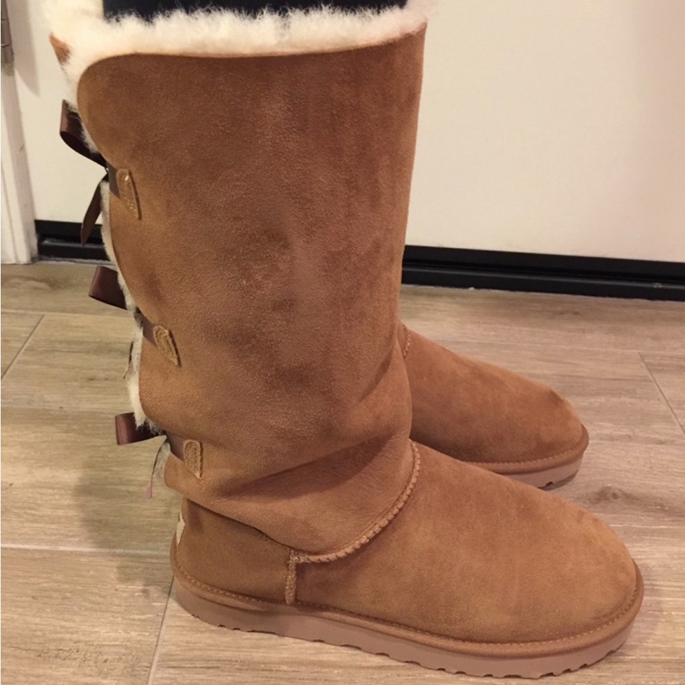 Bailey Bow Uggs - Chestnut